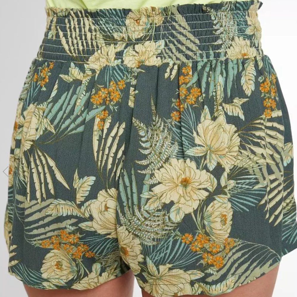 BeBop Floral Crinkle Short - Picture 4 of 9